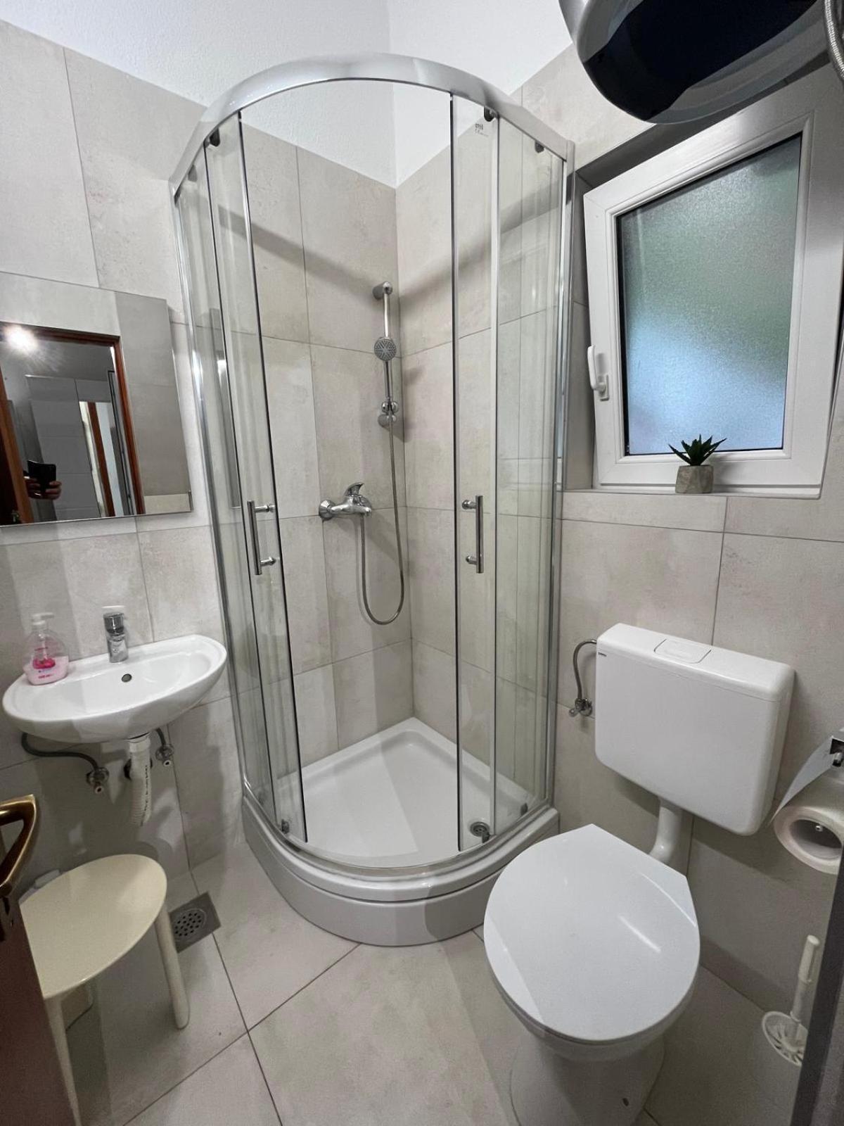 Hostel Scardona สกราดิน ภายนอก รูปภาพ